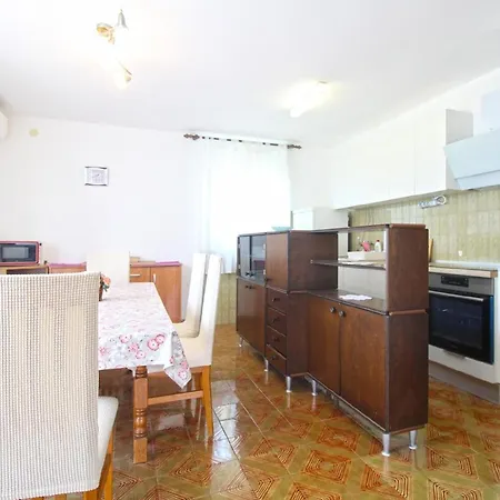 Apartment Fuer 6 Personen Ca 110 Qm In Banjole, Istrien Istrische Riviera Banjole