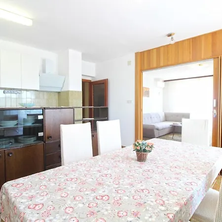Apartment Fuer 6 Personen Ca 110 Qm In Banjole, Istrien Istrische Riviera Banjole