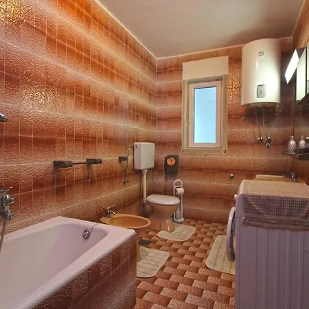 Apartment Fuer 6 Personen Ca 110 Qm In Banjole, Istrien Istrische Riviera Banjole